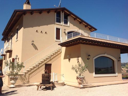  Luxurious Villa in Marche with terrace and swimming pool in Campofilone