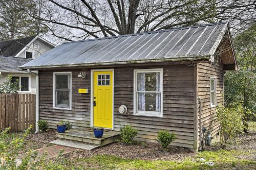 Pet-Friendly Carrboro Cottage Less Than 1 Mi to Carr Mall