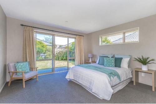 Airport, motorway, shopping handy in Northwood