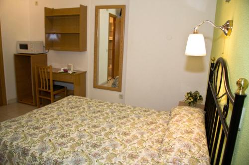 Double Room image 8