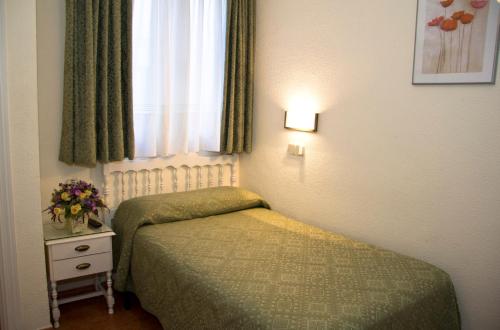 Single Room image 1