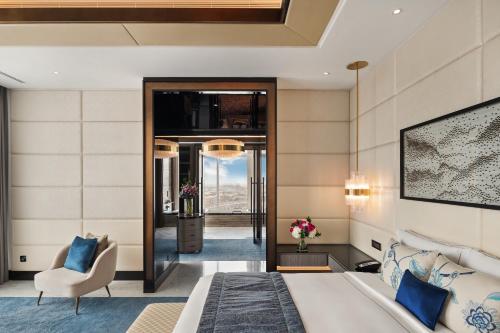 Taj Jumeirah Lakes Towers - image 13