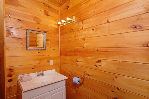 Ultimate Seclusion Cabin - image 8