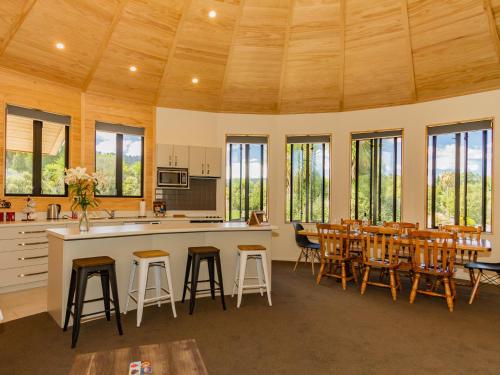 The Snowglobe - Ohakune Modern Yurt Style Chalet, Ohakune (foto 5)