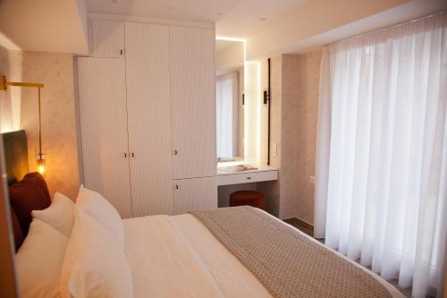 Noufara – Piraeus, PA