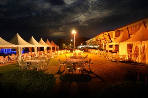 Restaurant, Ramadia Ran Mal Holiday Resort in Bolgoda Lake