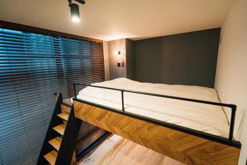 Standard Double Room with Two Double Beds - No Cleaning for Consecutive Night Stays image 8