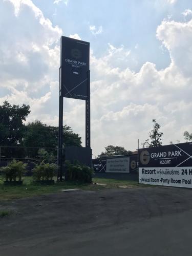 Grand Park Resort – Ban Chorakhe Bua, NY
