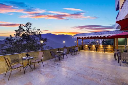B&B Gangtok - Mount Himalayan Hotel - Bed and Breakfast Gangtok