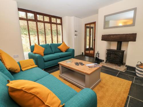 Old Stable Cottage - image 2