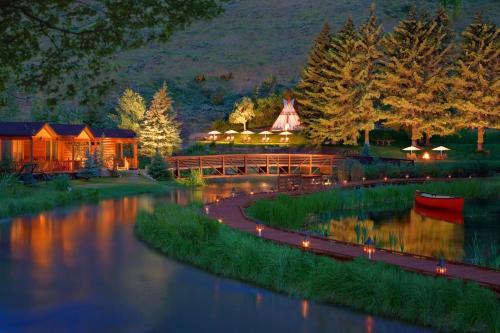 Rustic Inn Creekside Resort & Spa at Jackson Hole – Jackson Hole, WY