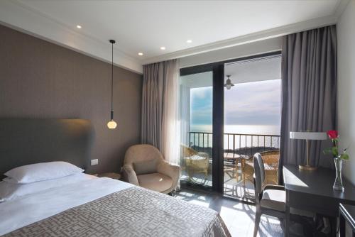 Vivid Blue Serenity Resort