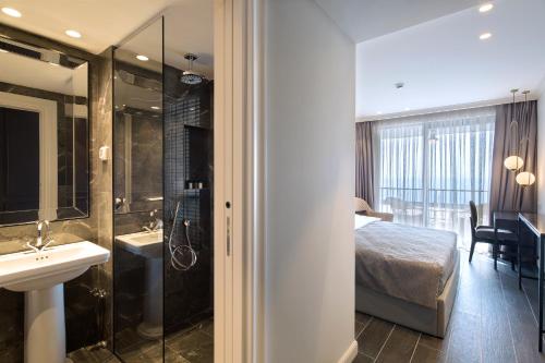 Vivid Blue Serenity Resort