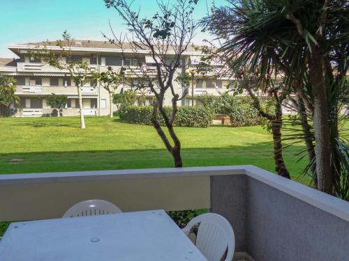  Apartment Green Marine- Palme- Ismare-7 by Interhome in Silvi Marina