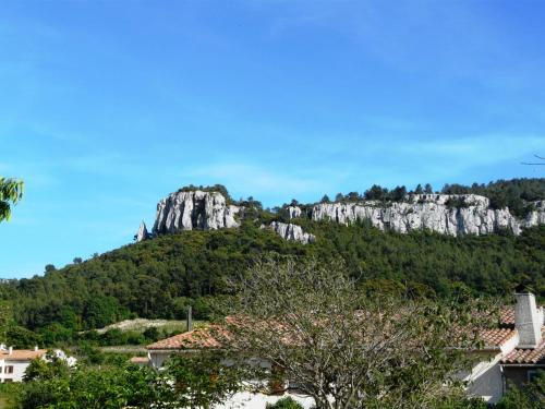 La Flogeline - coquette dépendance en rez de villa gîte à louer Roquefort