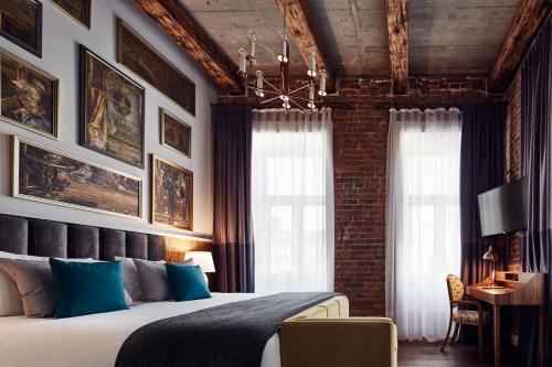 246458411 Hotel Indigo Krakow - Old Town by IHG