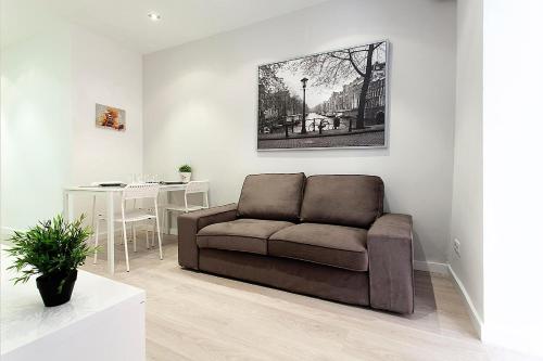 MIQUEL ANGEL - Apartments & one with private terrace, Барселона