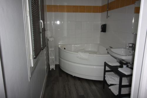 Hotel De l'Univers - image 4