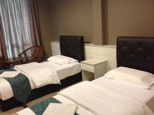 2 twin beds