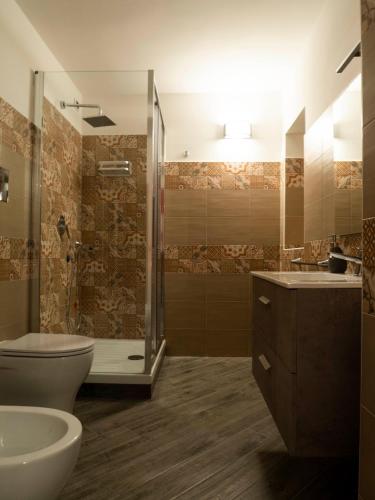 Quadruple Room image 10