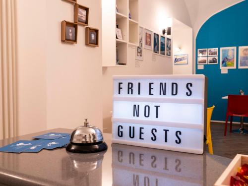 B&B Cosmoneapolitan - main image