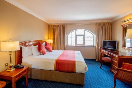 Killarney Towers Hotel & Leisure Centre Killarney Towers Hotel & Leisure Centre is perfectly located for both business and leisure guests in Killarney. The hotel offers a high standard of service and amenities to suit the individual needs o