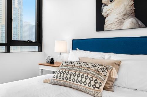Sunny Modern Two-Bedroom Pad Steps From the Beach