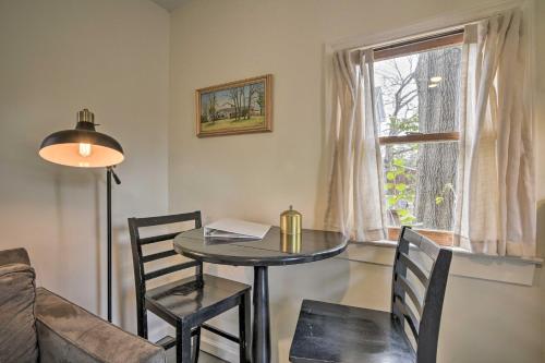 Pet-Friendly Carrboro Cottage Less Than 1 Mi to Carr Mall in Carrboro, USA