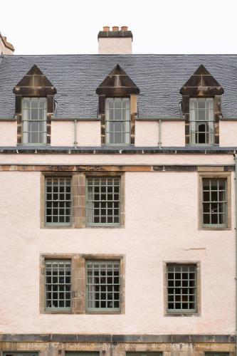 Cheval Abbey Strand Apartments at Holyrood - image 11