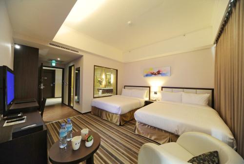 2 double beds