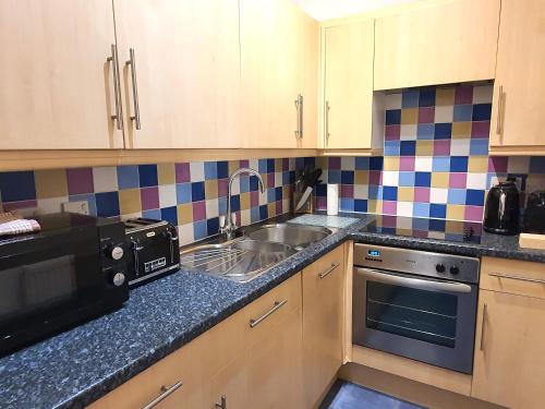 Kitchen, Summerhill Apartments in Isle of Wight