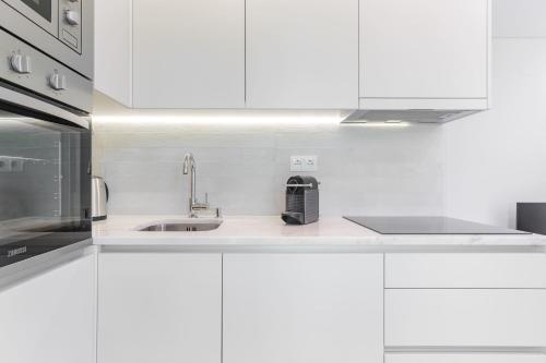 Casa Boma Lisboa - Modern & Luminous Apartment with Balcony - Alcantara I - image 6