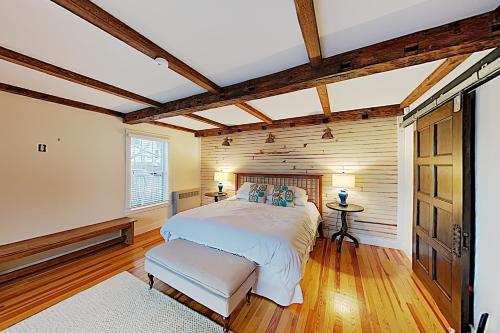 New Listing! Spacious Getaway Close to Acadia home - image 4