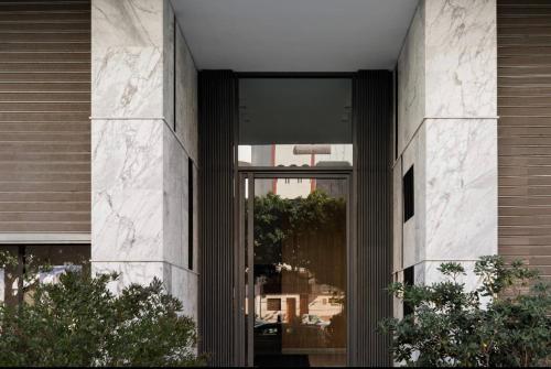 COMFORTABLE & ELEGANT FLAT IN A LIVELY PLACE by ShortstayMaroc, Casablanca (photo 2)