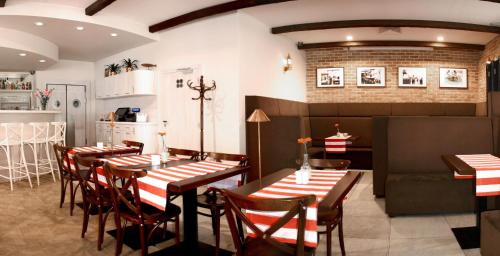 Apartamenty Mesa Grill Restaurant Cafe - image 4