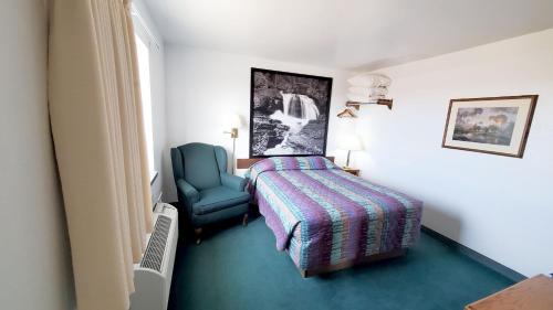 Queen Room with Two Double Beds - Non-Smoking