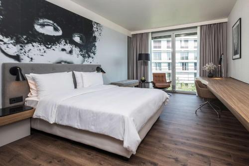 Radisson Blu Hotel Köln, Kolonia