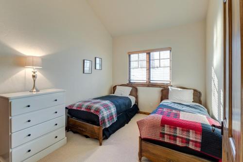 Luxury Chalet #1240 Near Resort With Hot Tub & Great Views - FREE Activities & Equipment Rentals Daily - image 5