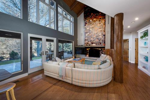 Ultimate Creek Paradise - image 8