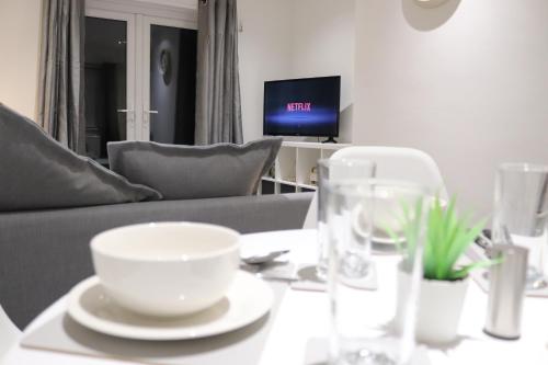 Stylish - Modern - Serviced Accommodation - In The Heart of Northumberland in 阿興頓