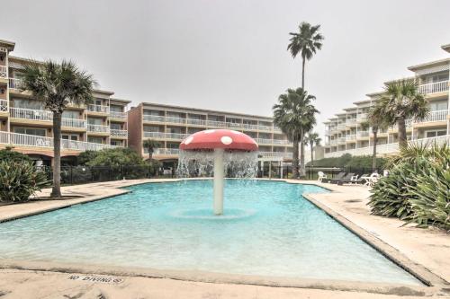 Updated Galveston Condo Walk to 61st St Pier - main image
