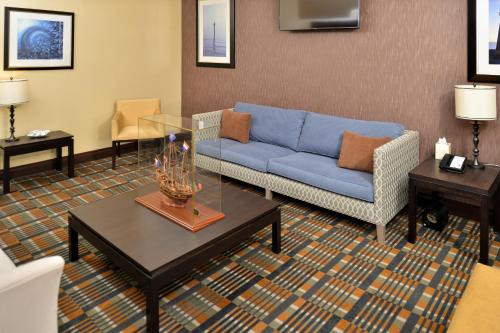 Holiday Inn Express & Suites Peekskill-Lower Hudson Valley