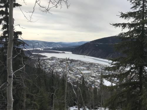 สภาพแวดล้อมโดยรอบ, Dawson Lodge in เมือง ดอว์สัน