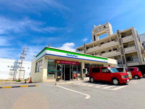 Umgebung, Luana Lea Karate Kaikan Mae in Tomigusuku