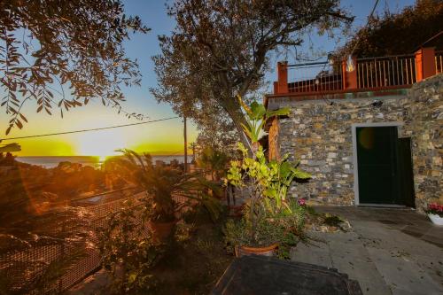 Exterior view of Il Cuoco Pescatore, Ittiturismo Lecardonaie du Pescou