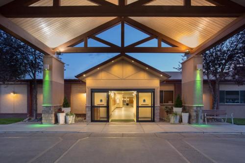 Holiday Inn Riverton-Convention Center, an IHG Hotel