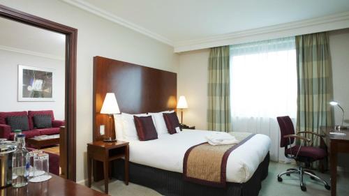 Crowne Plaza Birmingham NEC an IHG Hotel - image 2