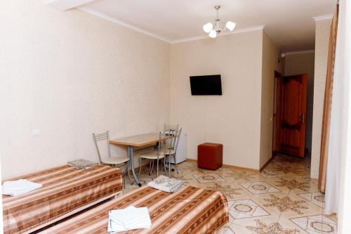 Versal 2 Guest House - image 2