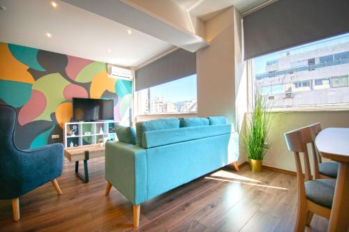 Abstract Flat With Urban View, Atene