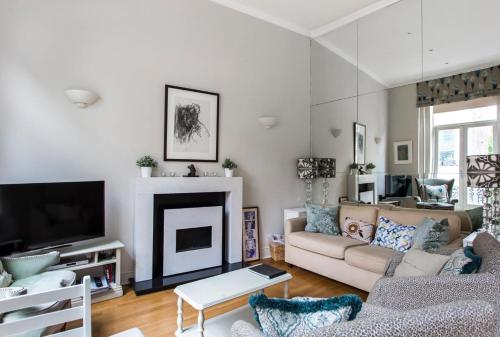 Splendid and Classy Notting Hill Retreat